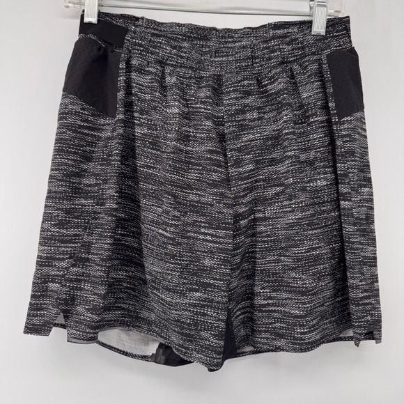 Lululemon Other - Lululemon Surge Shorts Mens M All Court Texture White‎ Black 7 " Inseam Liner